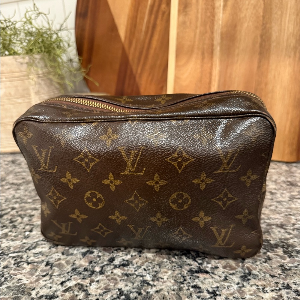 AUTHENTIC Louis Vuitton Brown Monogram Cosmetic Bag
